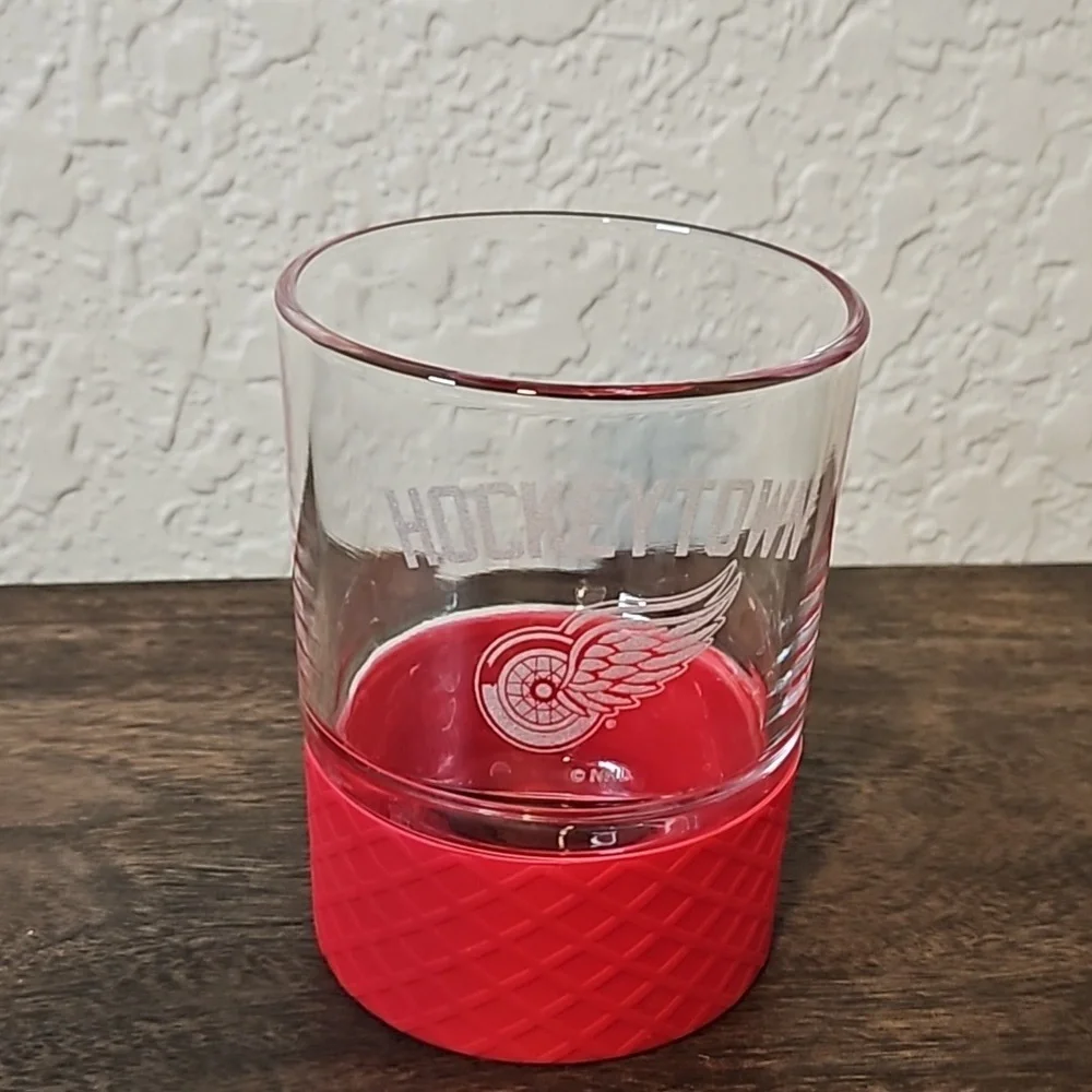 Great American Products- Detriot Redwings Rocks‎ Glass